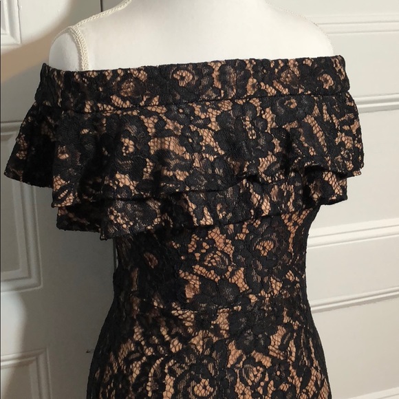 Ruffle off shoulder lace midi dress - Picture 3 of 6